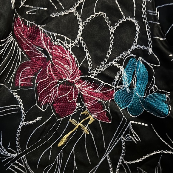 Vintage units floral embroidered button down top - Picture 3 of 7